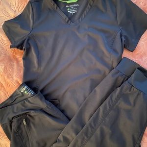 Healing hands jogger scrub set